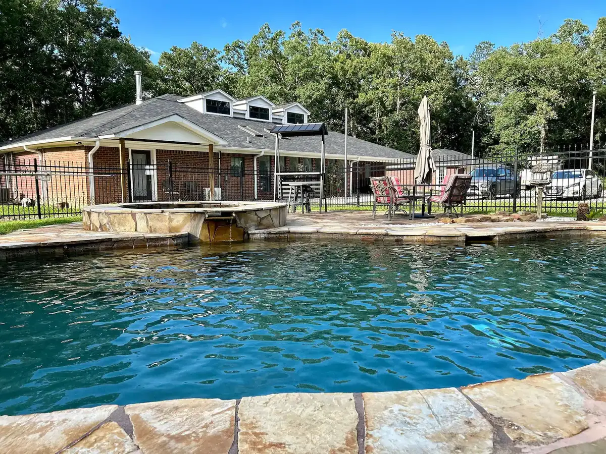 pool-view